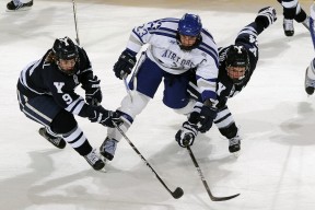 开云体育平台APP-雄鹿稳稳拿下太阳，布克持续制造杀伤背后的战术博弈