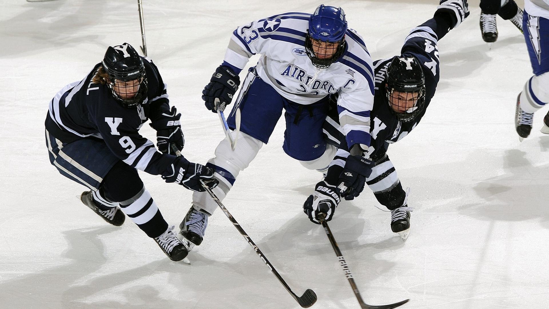 巴萨硬仗取胜荷兰，拉亚成为关键先生，一场战术与意志的胜利